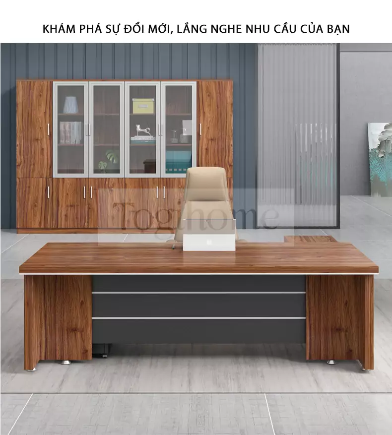 Bàn Dành Cho Giám Đốc TOGI Smart BG048 mang lại cảm giác sang trọng ngay từ cái nhìn đầu tiên. Với chất liệu cao cấp và thiết kế tinh tế, sản phẩm này là sự kết hợp hoàn hảo giữa thẩm mỹ và tính tiện ích