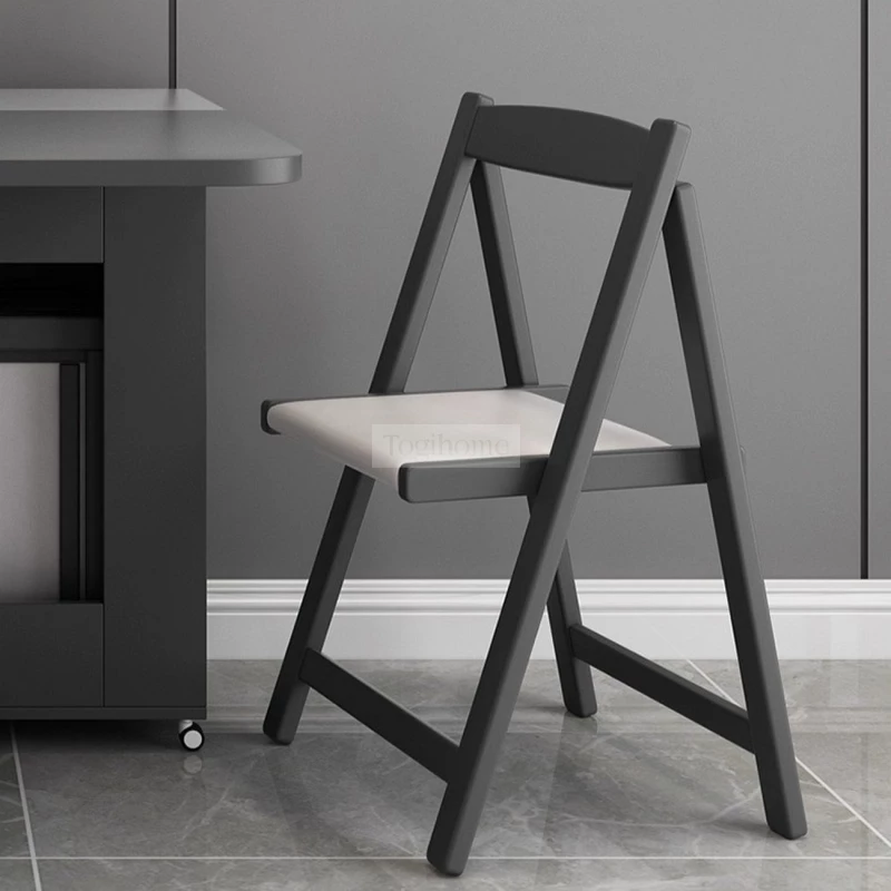 Bàn Ăn Gấp Gọn Kèm Ghế Nệm Da Thoải Mái Togismart 119 với chất liệu mềm mại mang đến cảm giác thoải mái.