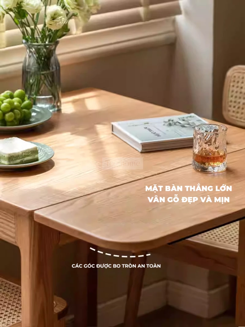 Bàn Ăn Gỗ Tự Nhiên Gấp Mở Linh Hoạt Togismart BA218 thiết kế hiện đại, tiện dụng, dễ dàng mở rộng khi cần và gấp gọn tiết kiệm diện tích. Chất liệu gỗ tự nhiên cao cấp, bền chắc, kết hợp kiểu dáng sang trọng, mang lại sự tiện nghi và điểm nhấn tinh tế cho phòng ăn