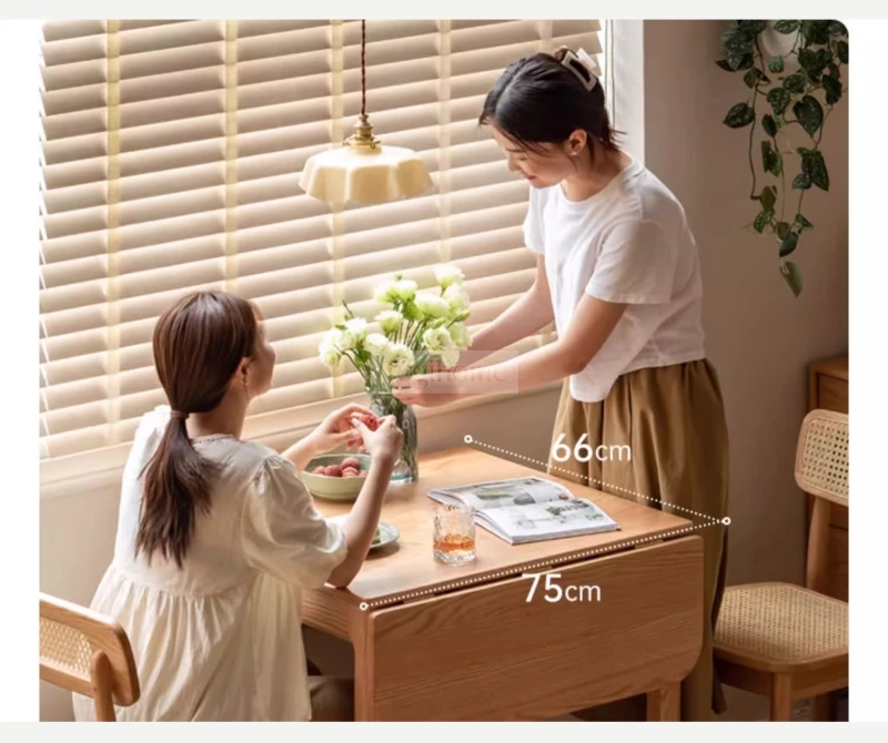 Bàn Ăn Gỗ Tự Nhiên Gấp Mở Linh Hoạt Togismart BA218 thiết kế hiện đại, tiện dụng, dễ dàng mở rộng khi cần và gấp gọn tiết kiệm diện tích. Chất liệu gỗ tự nhiên cao cấp, bền chắc, kết hợp kiểu dáng sang trọng, mang lại sự tiện nghi và điểm nhấn tinh tế cho phòng ăn