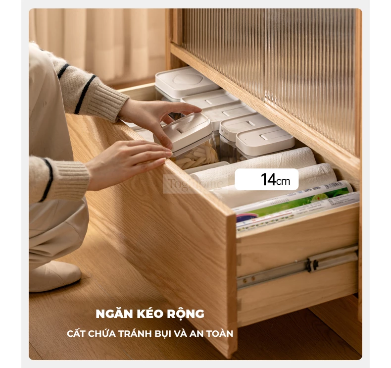 Bàn đảo gỗ tự nhiên kết hợp đá tự nhiên cao cấp Togismart BA095 thiết kế sang trọng, bền chắc, phù hợp cho không gian bếp hiện đại. Chất liệu gỗ tự nhiên kết hợp mặt đá cao cấp mang lại sự tinh tế, tiện nghi, vừa làm điểm nhấn vừa tối ưu công năng cho ngôi nhà.