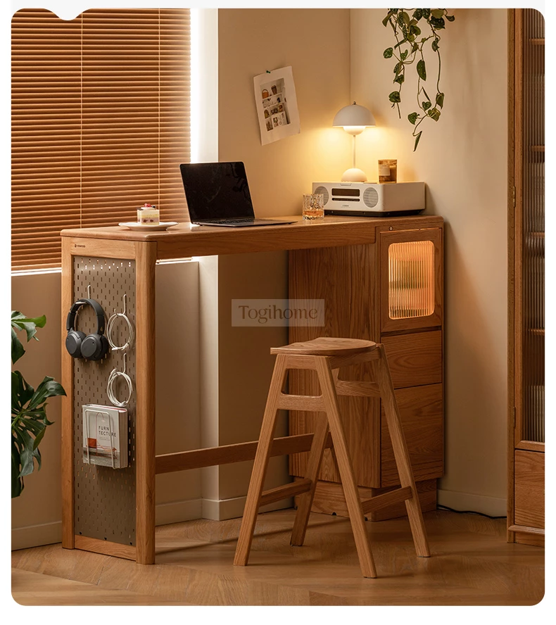 Bàn Đảo Tiện Lợi Đa Năng Gỗ Tự Nhiên Togismart BA097 mang thiết kế hiện đại, sang trọng, phù hợp không gian bếp gia đình. Chất liệu gỗ tự nhiên cao cấp, bền chắc, vừa làm bàn soạn, vừa tích hợp lưu trữ, giúp tối ưu diện tích và tạo điểm nhấn tinh tế cho ngôi nhà.