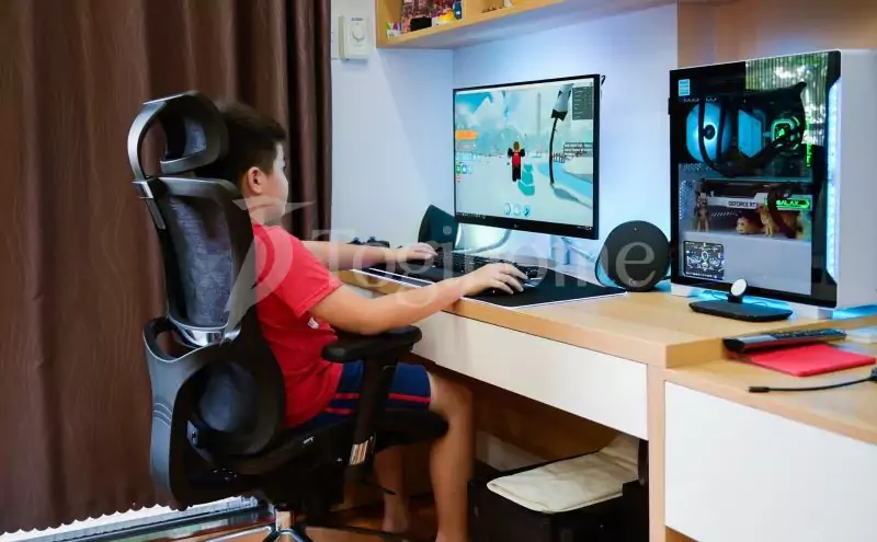 Thiết kế bộ bàn ghế gaming hỗ trợ làm giảm các vấn đề xương khớp và mang tính thẩm mỹ cao