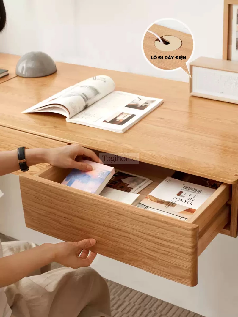 Bàn Học Bàn Làm Việc Gỗ Tự Nhiên BTG 087 sở hữu thiết kế tối giản, hiện đại, làm từ gỗ tự nhiên cao cấp. Bàn thích hợp cho phòng học, phòng làm việc gia đình, tạo không gian ngăn nắp, sang trọng, hỗ trợ tối ưu hiệu quả học tập và làm việc lâu dài.