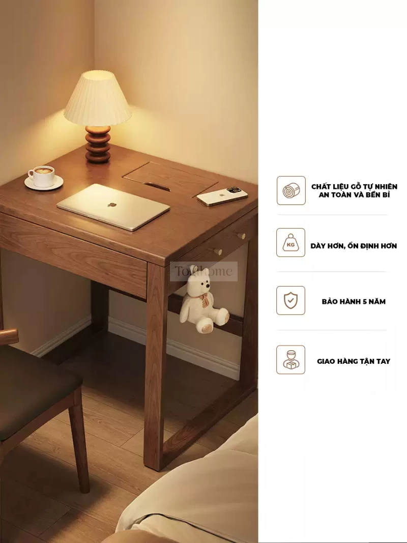 Bàn Học Bàn Làm Việc Gỗ Tự Nhiên Togismart BTG 089 sở hữu thiết kế đơn giản, hiện đại, phù hợp cho nhiều không gian như phòng học, phòng làm việc. Chất liệu gỗ tự nhiên bền đẹp, chắc chắn, mang đến sự tiện nghi, giúp tối ưu góc học tập và làm việc hiệu quả.