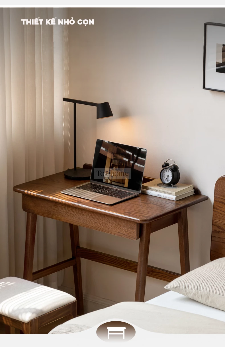 Bàn Làm Việc Bàn Học Gỗ Tự Nhiên Thiết Kế Đơn Giản Togismart BTG 074 – Thiết kế tối giản, nhỏ gọn, phù hợp với không gian hiện đại. Chất liệu gỗ tự nhiên bền đẹp, mang lại cảm giác ấm cúng và tinh tế, lý tưởng cho học tập và làm việc hiệu quả.