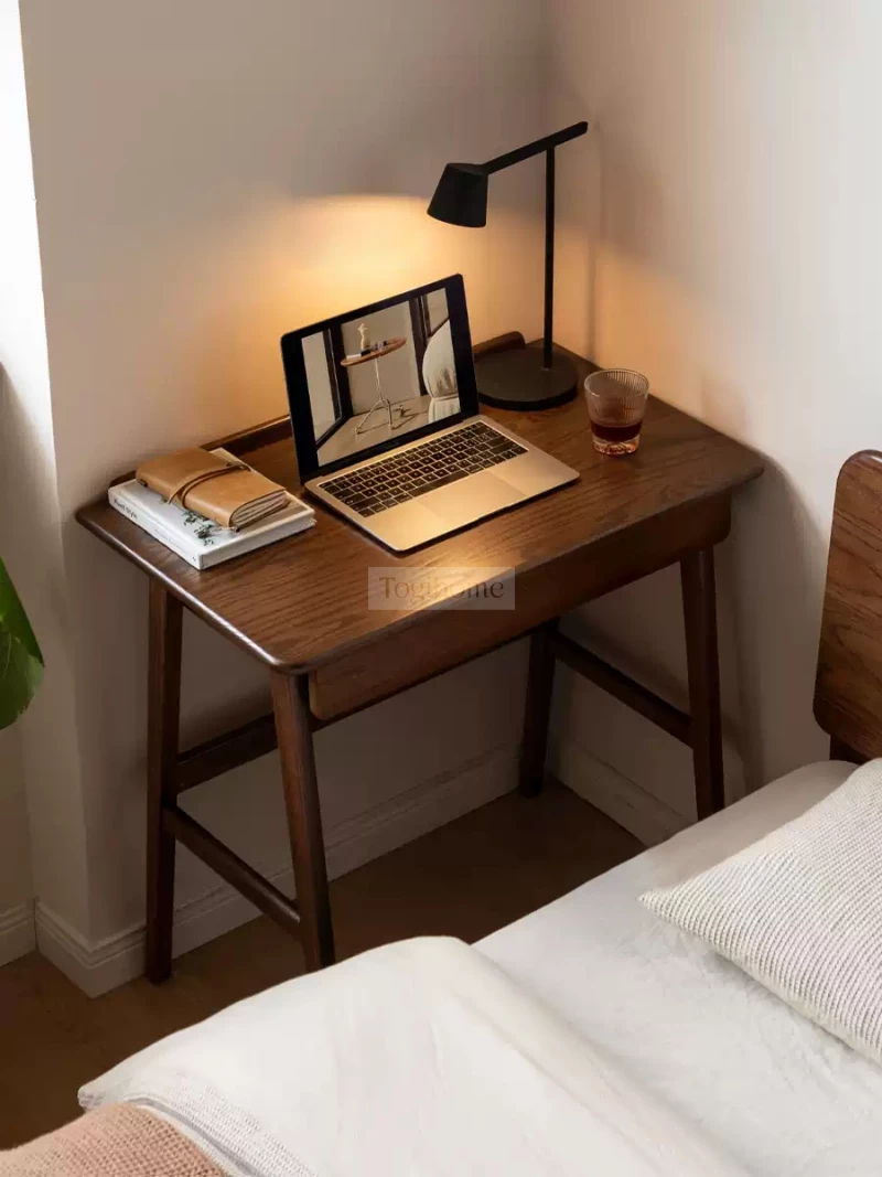 Bàn Làm Việc Bàn Học Gỗ Tự Nhiên Thiết Kế Đơn Giản Togismart BTG 074 – Thiết kế tối giản, nhỏ gọn, phù hợp với không gian hiện đại. Chất liệu gỗ tự nhiên bền đẹp, mang lại cảm giác ấm cúng và tinh tế, lý tưởng cho học tập và làm việc hiệu quả.