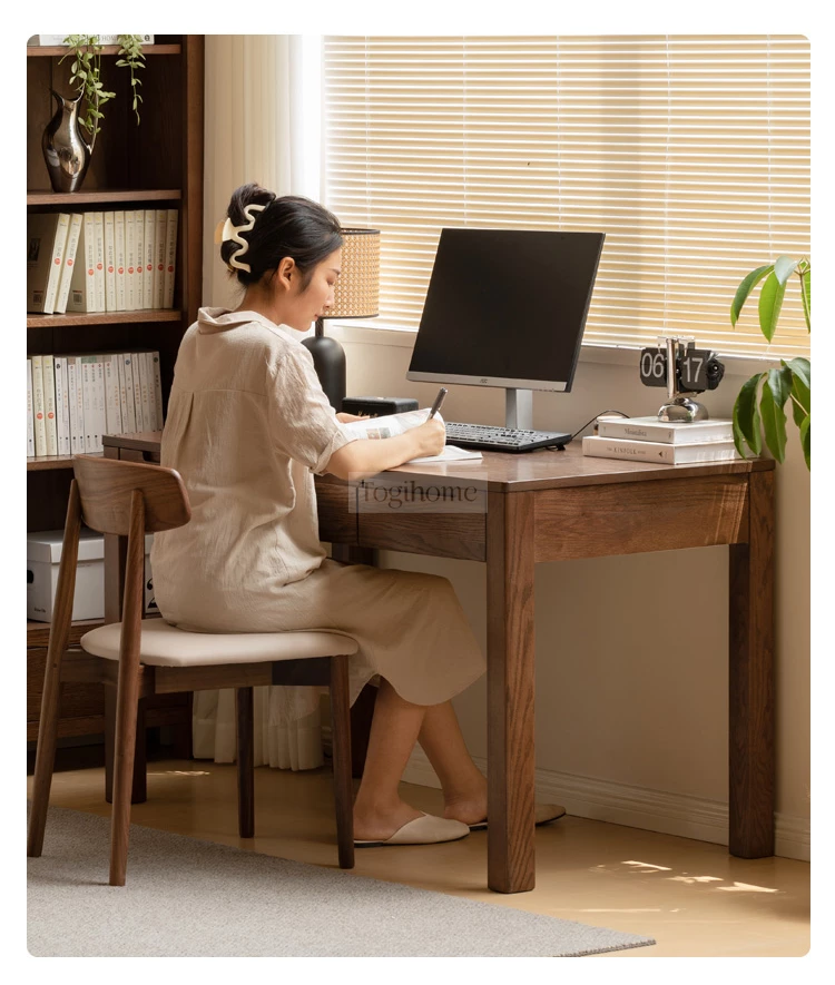 Bàn Làm Việc Bàn Học Gỗ Tự Nhiên Togismart BTG 071 – Thiết kế thanh lịch, chất liệu gỗ tự nhiên bền đẹp, thân thiện với môi trường. Phù hợp cho học sinh, sinh viên và người đi làm. Kiểu dáng hiện đại, dễ kết hợp nội thất, mang lại không gian học tập và làm việc tiện nghi.