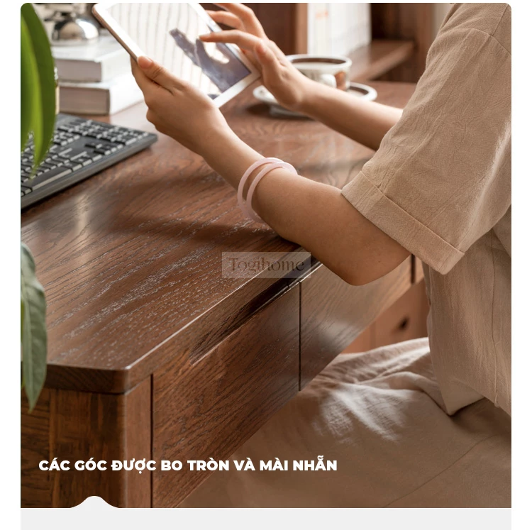 Bàn Làm Việc Bàn Học Gỗ Tự Nhiên Togismart BTG 071 – Thiết kế thanh lịch, chất liệu gỗ tự nhiên bền đẹp, thân thiện với môi trường. Phù hợp cho học sinh, sinh viên và người đi làm. Kiểu dáng hiện đại, dễ kết hợp nội thất, mang lại không gian học tập và làm việc tiện nghi.