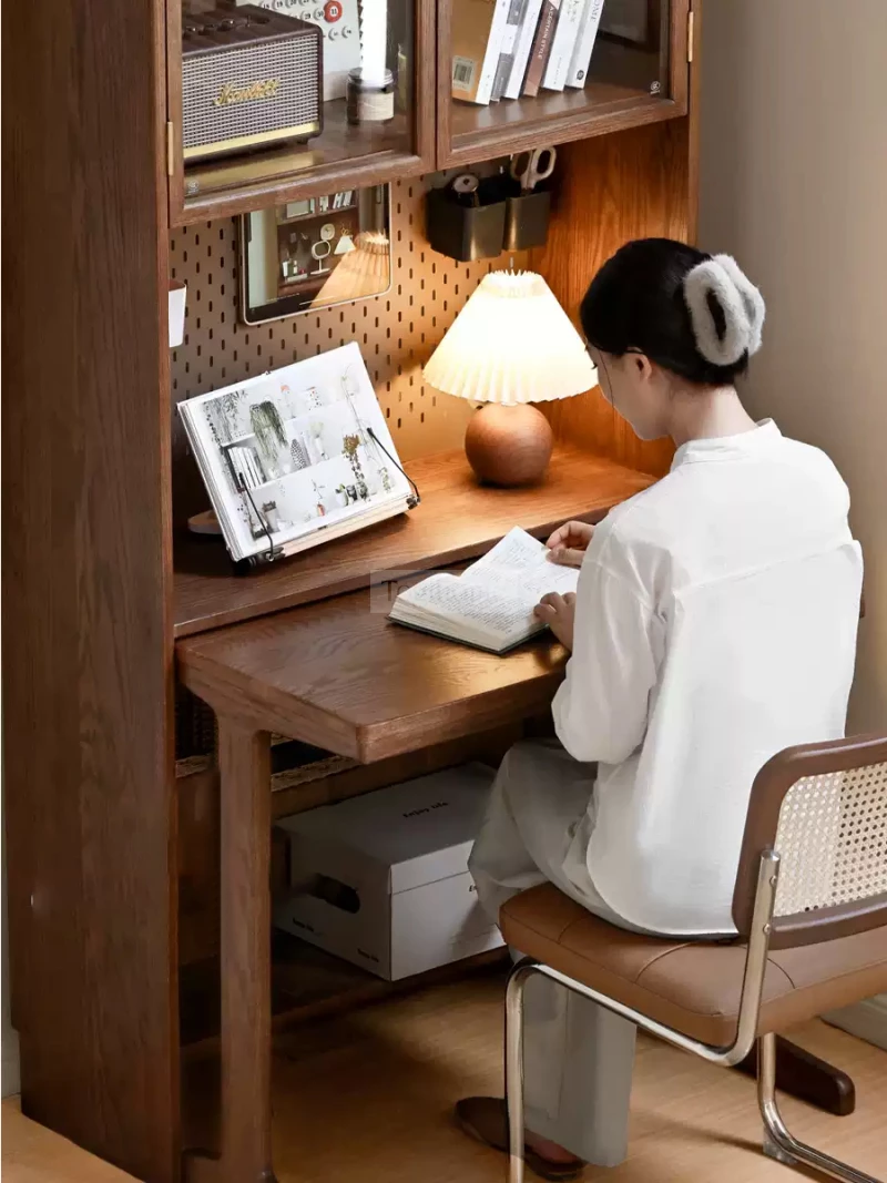Bàn Làm Việc Bàn Học Thiết Kế Đơn Giản Gỗ Tự Nhiên Togismart BTG 075 – Mẫu bàn lý tưởng cho không gian học tập và làm việc nhờ thiết kế đơn giản, tinh tế. Sử dụng gỗ tự nhiên bền đẹp, thân thiện môi trường, dễ dàng phối hợp với nhiều phong cách nội thất hiện đại.