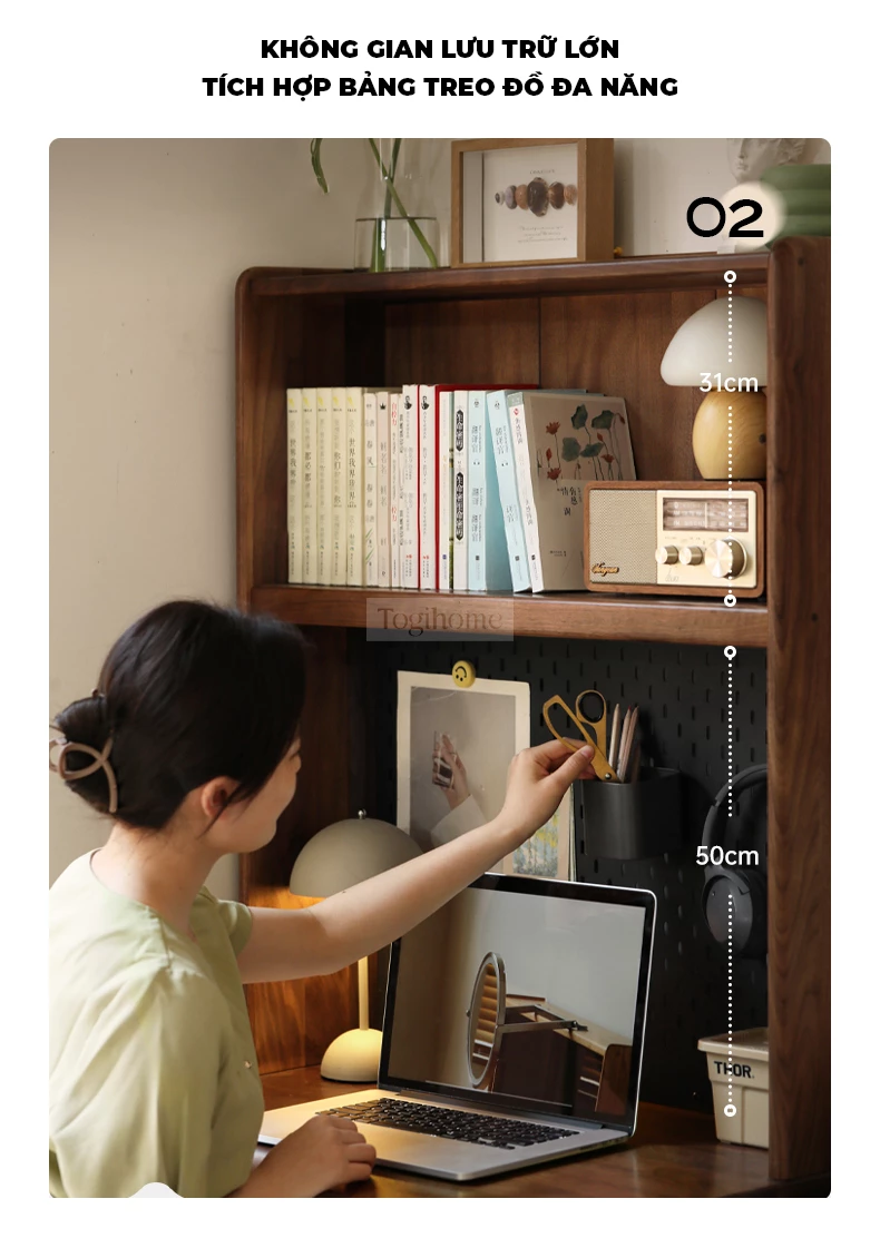 Bàn Làm Việc Gỗ Tự Nhiên Togismart BTG 065 – Mẫu bàn thiết kế hiện đại, tối giản, sử dụng gỗ tự nhiên chắc chắn và bền đẹp. Phù hợp cho không gian làm việc tại nhà hoặc văn phòng, mang lại cảm giác ấm cúng và tập trung khi sử dụng