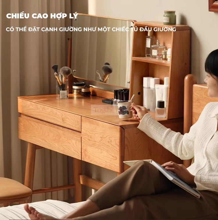 Bàn trang điểm gỗ tự nhiên cao cấp Togismart TDM221 thiết kế tinh tế, bền đẹp với chất liệu gỗ cao su tự nhiên. Kiểu dáng hiện đại, phù hợp mọi không gian phòng ngủ. Sản phẩm giúp không gian gọn gàng, sang trọng và tiện lợi cho việc làm đẹp hằng ngày.