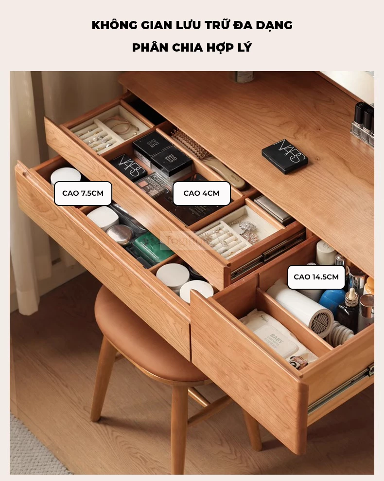 Bàn trang điểm gỗ tự nhiên cao cấp Togismart TDM221 thiết kế tinh tế, bền đẹp với chất liệu gỗ cao su tự nhiên. Kiểu dáng hiện đại, phù hợp mọi không gian phòng ngủ. Sản phẩm giúp không gian gọn gàng, sang trọng và tiện lợi cho việc làm đẹp hằng ngày.