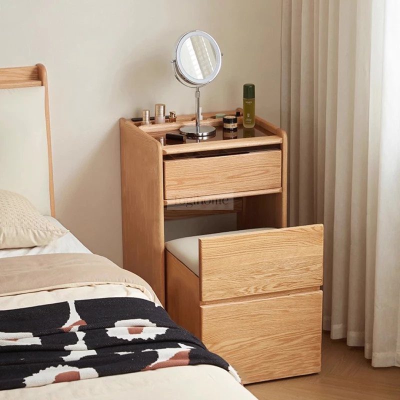 Bộ Sưu Tập Phòng Ngủ Rustic Haven 013 với thiết kế bàn trang điểm đa năng, nhỏ gọn.