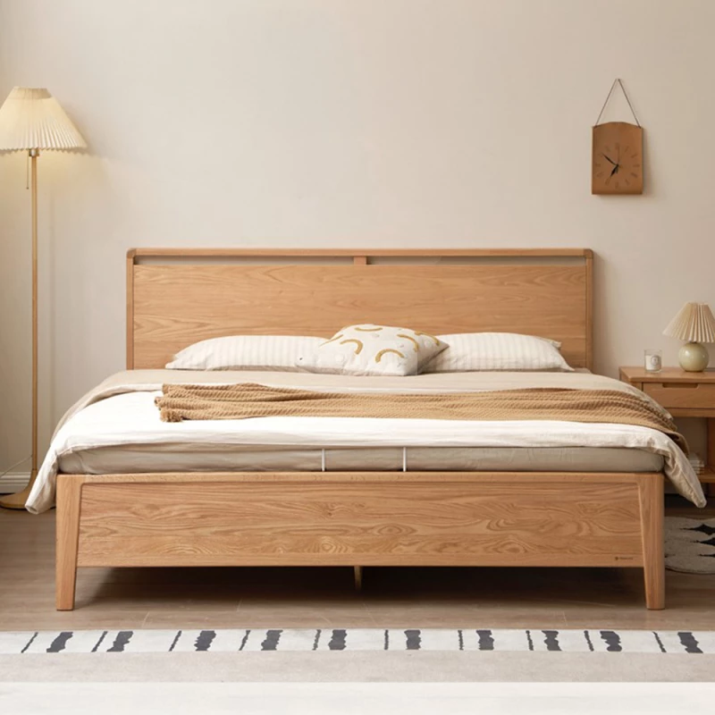 Giường Ngủ Gỗ Tự Nhiên Phong Cách Hiện Đại Togismart GM 082 kết hợp thiết kế tinh tế và chất liệu gỗ cao cấp, mang lại vẻ đẹp sang trọng, bền bỉ. Kiểu dáng tối giản phù hợp với nhiều phong cách nội thất, giúp không gian phòng ngủ thêm ấm cúng và hiện đại.