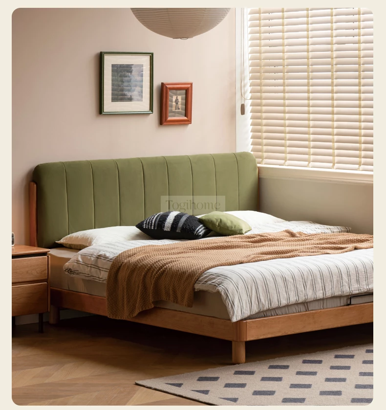 Giường Ngủ Gỗ Tự Nhiên Đệm Da Phong Cách Hiện Đại Togismart GM 083 sở hữu thiết kế sang trọng, đầu giường bọc da tinh tế kết hợp khung gỗ tự nhiên chắc chắn. Phù hợp với không gian nội thất hiện đại, mang lại sự tiện nghi và đẳng cấp cho phòng ngủ của bạn.