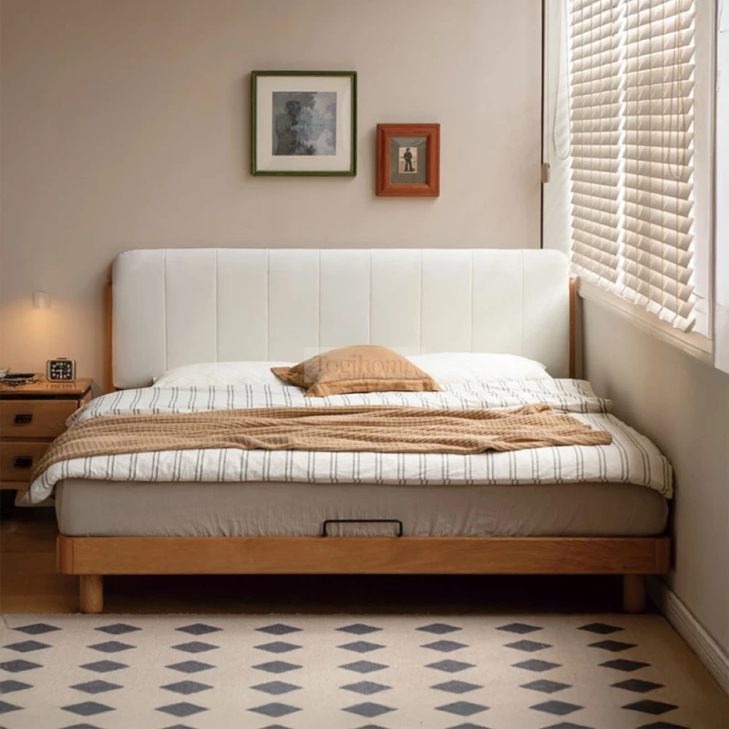 Giường Ngủ Gỗ Tự Nhiên Đệm Da Phong Cách Hiện Đại Togismart GM 083 sở hữu thiết kế sang trọng, đầu giường bọc da tinh tế kết hợp khung gỗ tự nhiên chắc chắn. Phù hợp với không gian nội thất hiện đại, mang lại sự tiện nghi và đẳng cấp cho phòng ngủ của bạn.