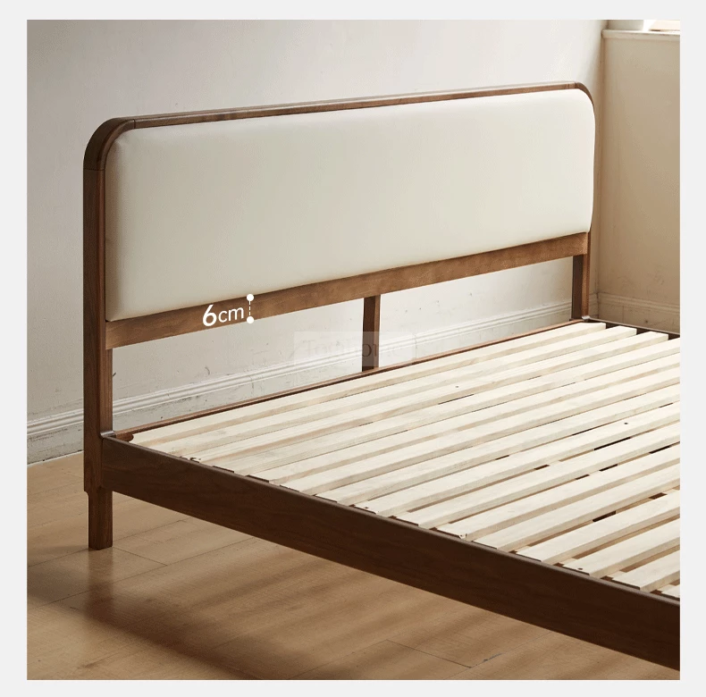 Giường Ngủ Phong Cách Hiện Đại Đệm Da Đầu Giường Togismart GM 079 mang phong cách hiện đại, thiết kế tinh tế với đầu giường bọc đệm da cao cấp, khung gỗ tự nhiên chắc chắn. Mẫu giường phù hợp với nhiều không gian nội thất, mang lại sự sang trọng và thoải mái tối ưu cho phòng ngủ gia đình.