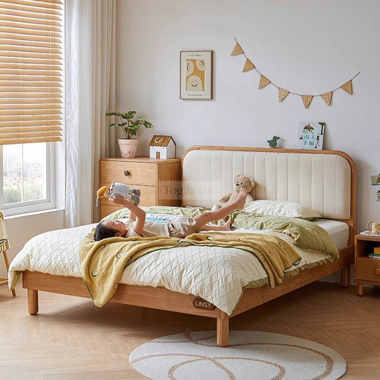 Giường Ngủ Trẻ Em Gỗ Tự Nhiên Có Tựa Đầu Nệm Êm Ái GTE 115 thiết kế hiện đại, tựa đầu bọc nệm êm ái mang lại cảm giác dễ chịu và an toàn cho bé. Chất liệu gỗ tự nhiên cao cấp, bền đẹp và thân thiện. Kiểu dáng đơn giản dễ phối, phù hợp với nhiều không gian phòng ngủ trẻ.