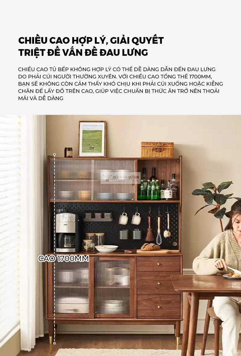 thiết kế chiều cao khoa học của Kệ bếp gỗ tự nhi&ecirc;n kết hợp c&aacute;nh k&iacute;nh cao cấp KC92