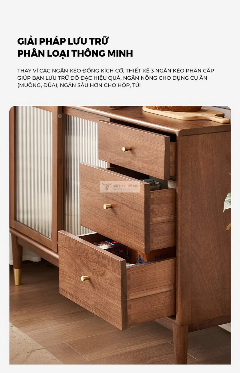 thiết kế lưu trữ th&ocirc;ng minh của Kệ bếp gỗ tự nhi&ecirc;n kết hợp c&aacute;nh k&iacute;nh cao cấp KC92