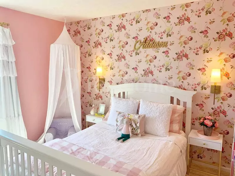 Trang trí phòng ngủ cho bé gái với tông màu hồng