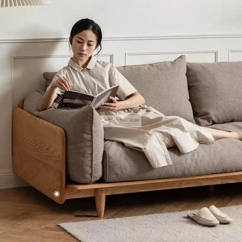 https://api.togihome.vn/storage/images/originals/sofa-go-tu-nhien-thiet-ke-hien-dai-ket-hop-nem-em-ai-sb38-13-fwru85bobcou9pl.webp