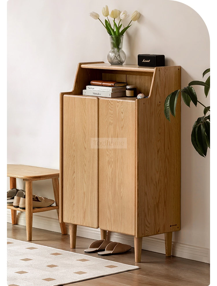 Tủ Để Giày Gỗ Tự Nhiên Đa Năng Hiện Đại Togismart TDG 111 thiết kế sang trọng, gọn gàng, phù hợp nhiều không gian. Chất liệu gỗ tự nhiên bền chắc, chống ẩm tốt, giúp bảo quản giày dép ngăn nắp, tiện lợi và tạo điểm nhấn tinh tế cho ngôi nhà.