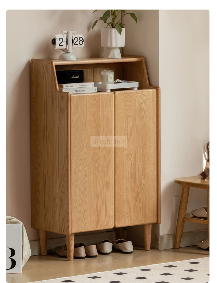 Tủ Để Giày Gỗ Tự Nhiên Đa Năng Hiện Đại Togismart TDG 111 thiết kế sang trọng, gọn gàng, phù hợp nhiều không gian. Chất liệu gỗ tự nhiên bền chắc, chống ẩm tốt, giúp bảo quản giày dép ngăn nắp, tiện lợi và tạo điểm nhấn tinh tế cho ngôi nhà.